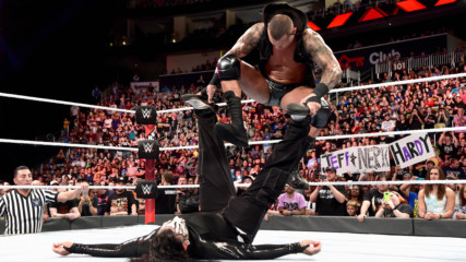 Randy Orton stomps Jeff Hardy in the groin after U.S. Title stunner: WWE Now