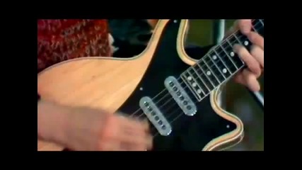 Queen - We Will Rock You