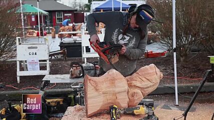 Състезание по дърворезба: Произведения на изкуството от парче кедър
