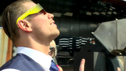 Raw Superstars take in the total solar eclipse: WWE.com Exclusive, Aug. 21, 2017