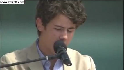 Jonas Brothers - A Little Bit Longer [easter at Angel Stadium]