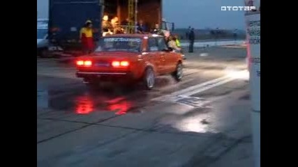 Lada Руската Машина Пали Гуми