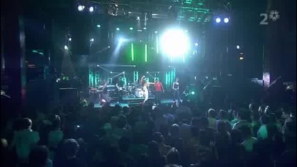 Nelly Furtado - Say It Right (Live) (High Quality)