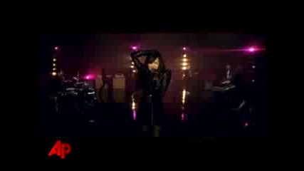 Demi Ditches the Jonas Brothers