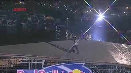 Най - вискокия скок с кола 
