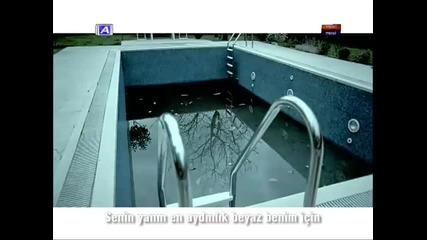 Ebru Gundes - Beyaz [ Yeni Klip 2011]