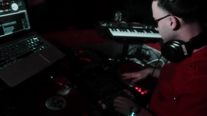 Go Crazy - Ariez Onasis Feat Fatman Scoop