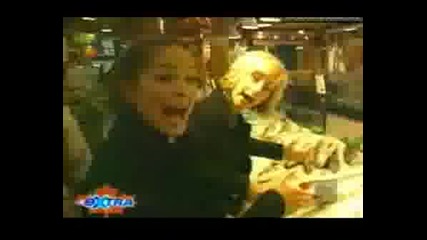 Kristin Kreuk And Allison Mack Shoping