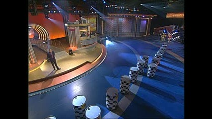 рекордите на гинес най - бързо преминаване през варели с мотор