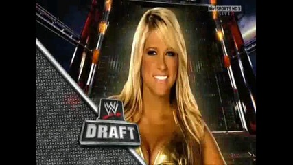 Kelly Kelly passes to Smackdown