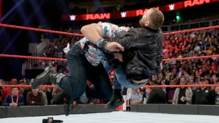 Dean Ambrose tunes out Elias: Raw, 25 February, 2019