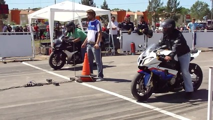bmw 1000 rr vs cbr 600 picada 2