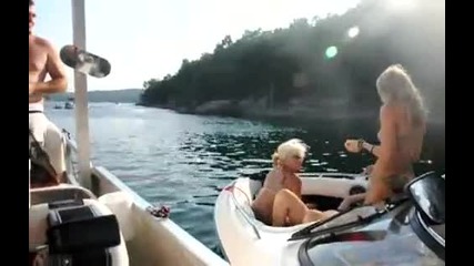 Супер мадами танцуват!