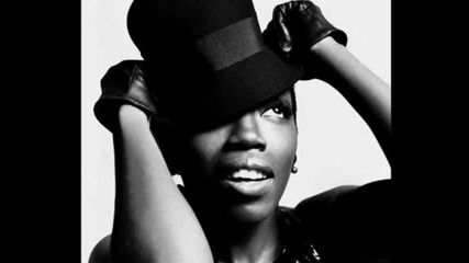 Estelle - Something's Wrong