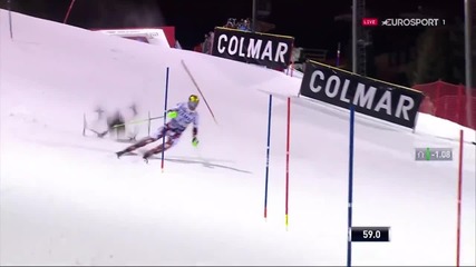 Телевизионен Дрон едва не отнесе главата на скиор по време на състезание!