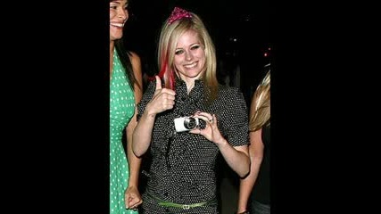 Avril Lavigne - Kiss Me