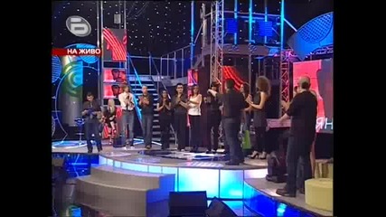 Финалистите от music idol 2007г. и тези от 2008г. изпълняват обща песен..мега шоу!! 