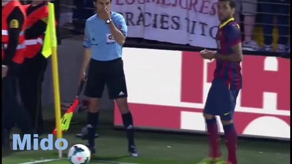 Dani Alves изяде банан хвърлен от феновете на Виляреал