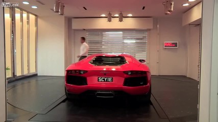 Добър начин да паркираш Lamborghini Aventador в апартамента си!