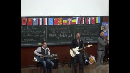 Фестивала на чуждестранните студенти в Русе 2009г. Пее: Димитар от Македония