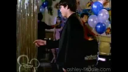 Ashley Tisdale - Kiss The Girl