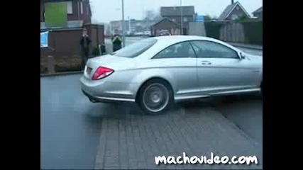 Жестокият Mercedes Cl63