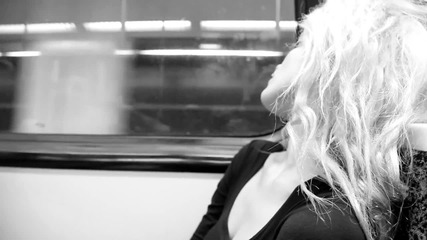 Sky Ferreira - Everything Is Embarrassing