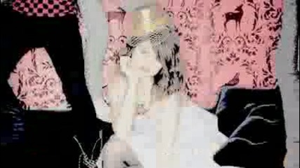 selena gomez your love is my drug ..