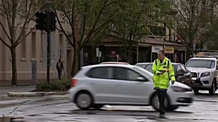 Мощни бури в Австралия оставиха 1,7 млн.души без ток