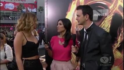 Miley Cyrus at the Hunger Games Los Angeles premiere [yahoo] (12th March)