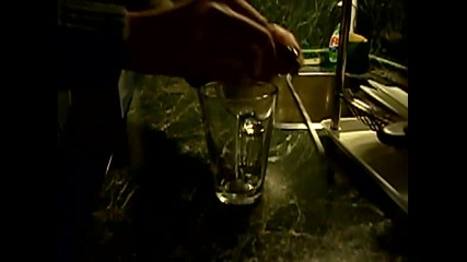 Интересен трик с 2 вилици и чаша 