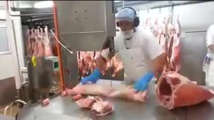 Как се реже на банциг в цех за месо