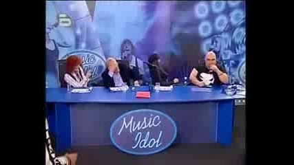 Very funny video - Bulgarian Idol as Mariah Carey