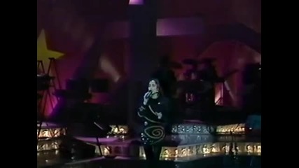 Daniela Romo - Y Cae La Gota De Agua