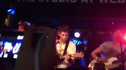 Voodoo Doll (acoustic) - 5 Seconds Of Summer (live in Ny on 6-30-13)