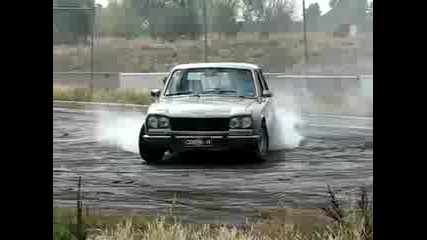 Peugeot 504 v8 burnout