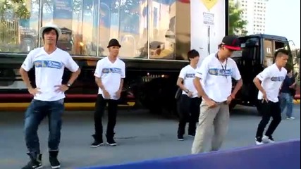 Street Dance Performance by Elecoldxhot!