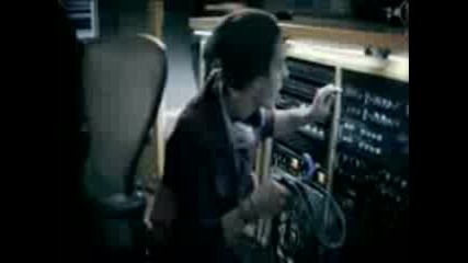 David Guetta & Chris Willis ft Fergie & Lmfao - Gettin Over You (official videoclip) 2010 