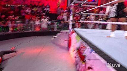 Solo Sikoa announces his arrival with beatdown of Grayson Waller: WWE NXT, Oct. 26, 2021