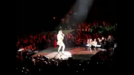 Beyonce - Baby Boy @ Live {i am ... Tour} Би пее песента на Rihanna - You Dont Love Me (no No No)