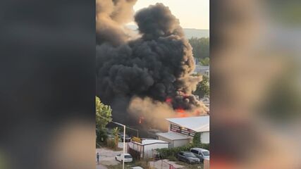 Голям пожар във Варна, има пострадал