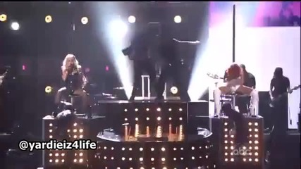 Rihanna and Britney - S & M /live/