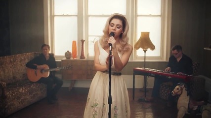 Превод! Marina And The Diamonds - Starring Role [acoustic]