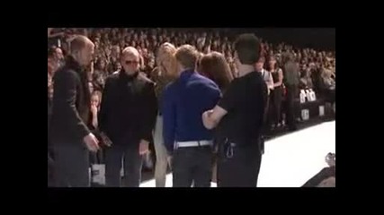 Victoria Beckham & Heidi Cloom backstage at Pr finale 