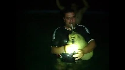 пияна гайда под вода свири