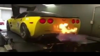Banana Zr1 spitting flames on the dyno [low, 360p]