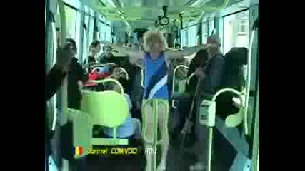 Този Побърка Хората По Улиците В Румъния