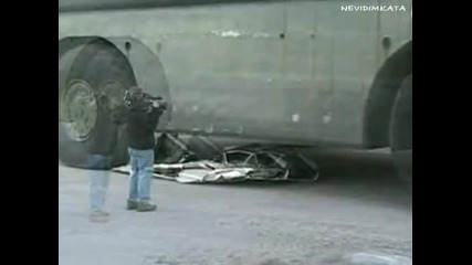 Кола, Която Ще Се Мушне Под Вратата!