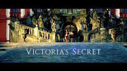 Празнична реклама на Виктория Сикрет 2011