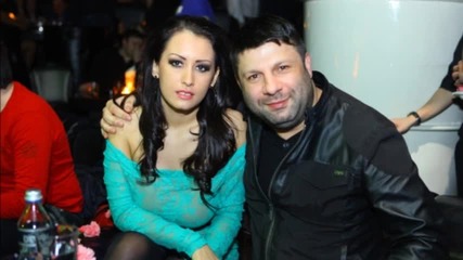 Джена и Тони Стораро пеят на гръцки